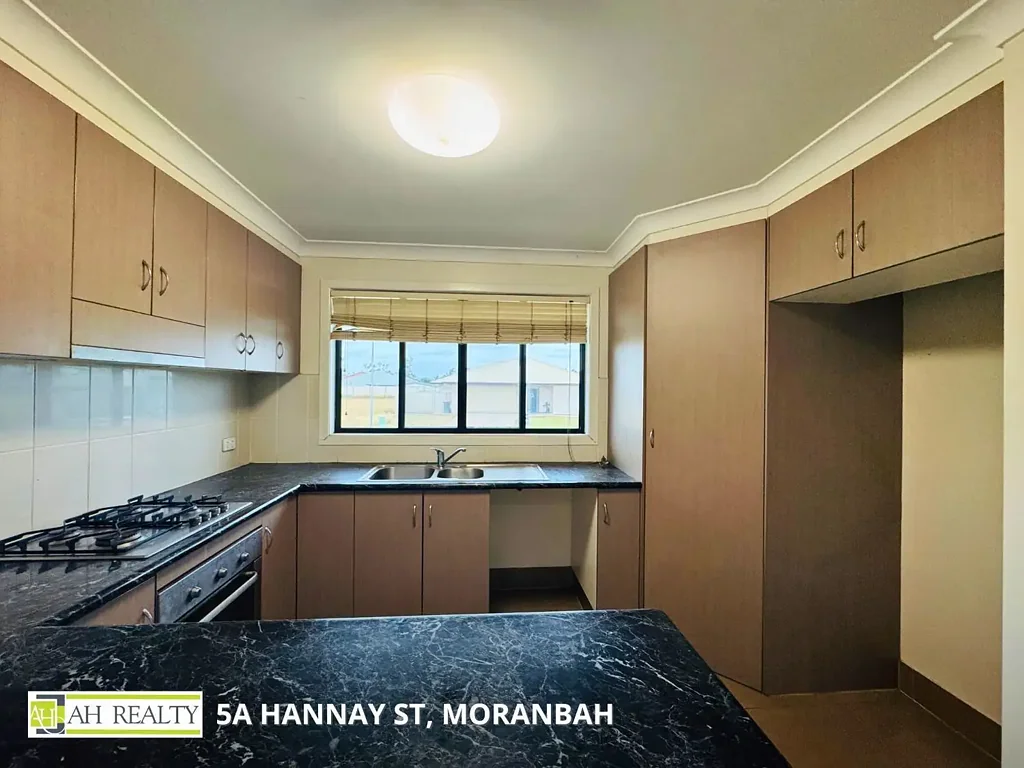 MODERN 5-BEDROOM, 2 BATHROOM HOUSE - LOCATED IN A SOUGHT-AFTER STREET!