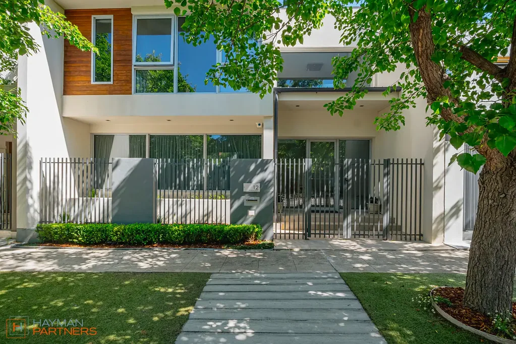 Kingston 4ਬੈੱਡਰੂਮ Architecturally Designed Living in the Heart of Kingston