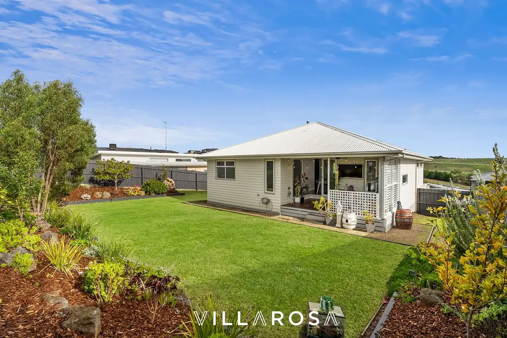 Highton 4બેડરૂમ Flat backyard for the win!
