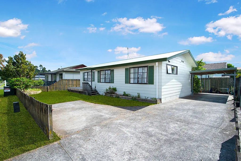 1/215 Waitemata Drive, Ranui, Waitakere City, Auckland