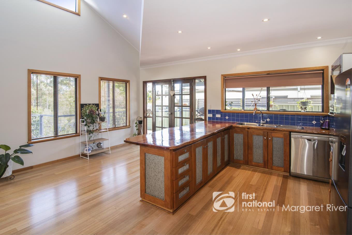 16 BROOKFIELD AV, MARGARET RIVER WA 6285, 0部屋, 0バスルーム, House