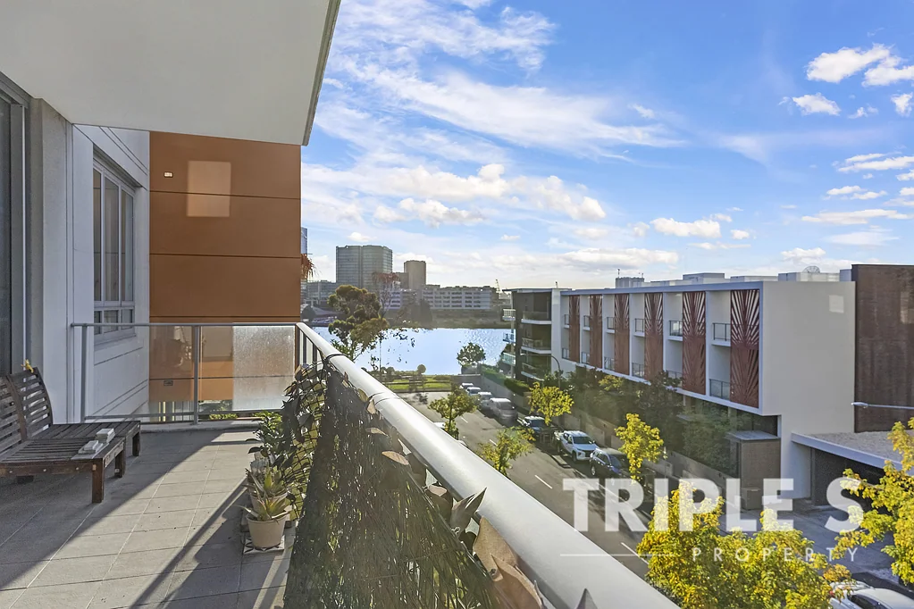 Rhodes 1chambre Refined Riverside Elegance | Sun-Drenched Executive Retreat with Water Vistas