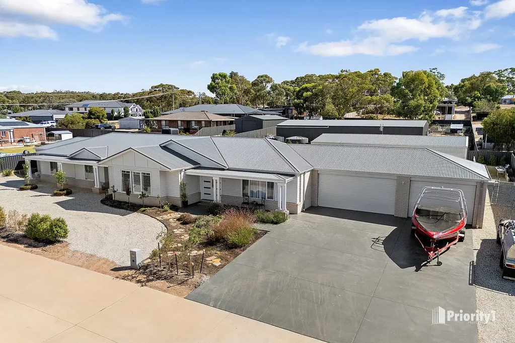 2/8 Smiths Road, Maiden Gully, VIC 3551