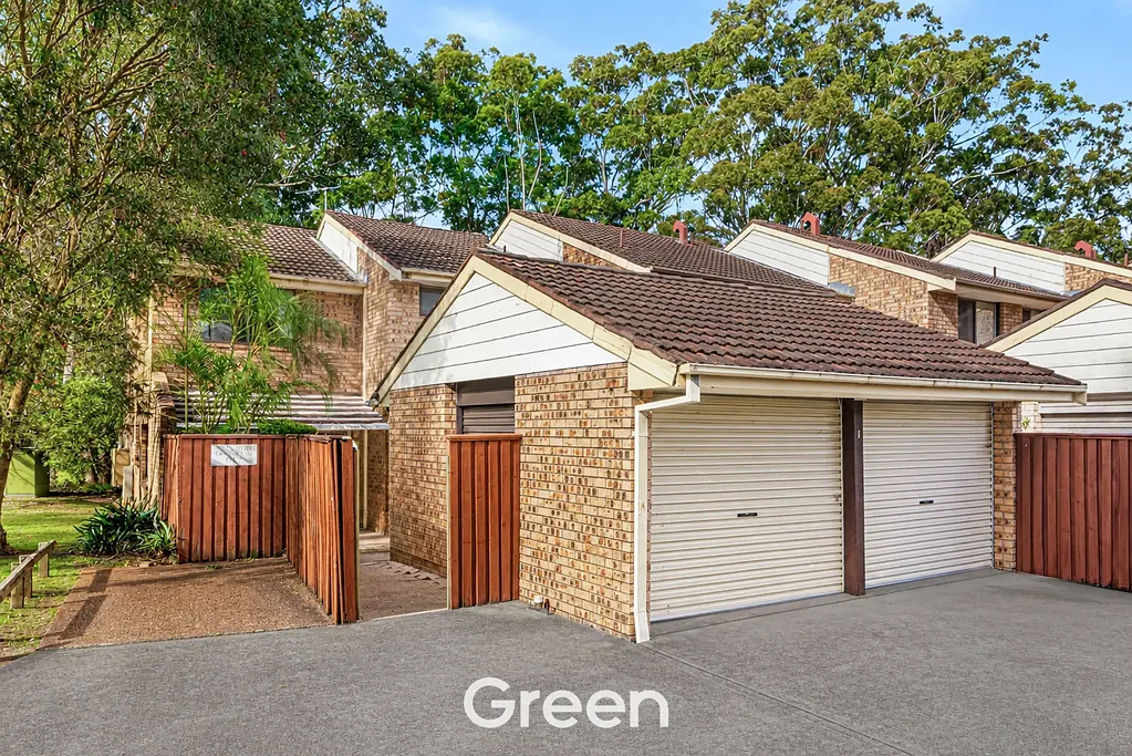 Carlingford 3房 大型家庭联排别墅 - 超值之选！ Large Family Townhouse - Exceptional Value !