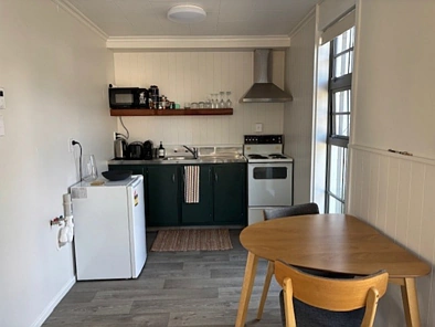 Quality Living in Central Clyde   2 bedroom Fully Furnished