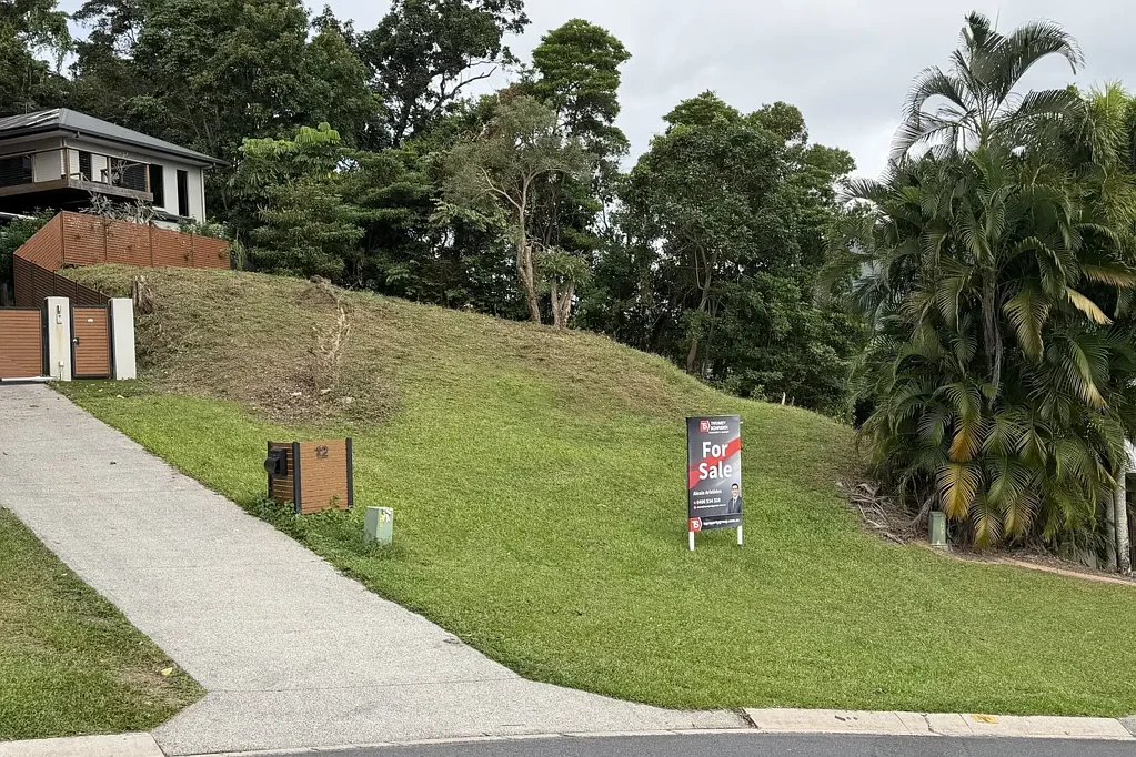 Brinsmead Rare Elevated Block with Uninterrupted Mountain Views – Build Your Dream Home in Brinsmead
