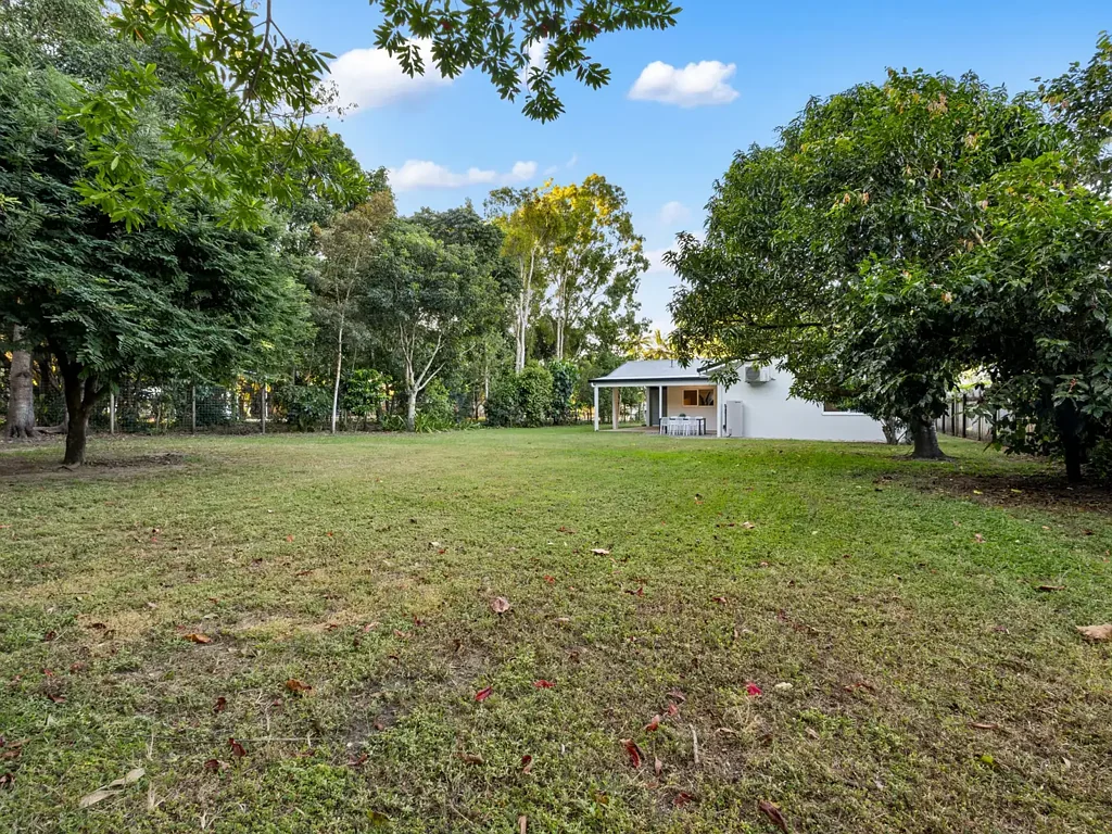 9 Baronia Crescent, Holloways Beach, QLD 4878