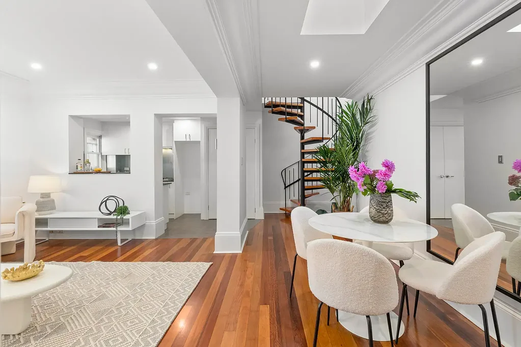 Potts Point 2Zimmer Refined Potts Point Living with Private Courtyard and Separate Entry