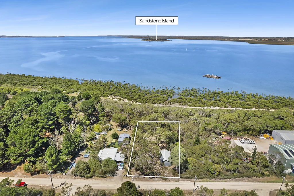 11 Beach Drive, Hastings, VIC 3915