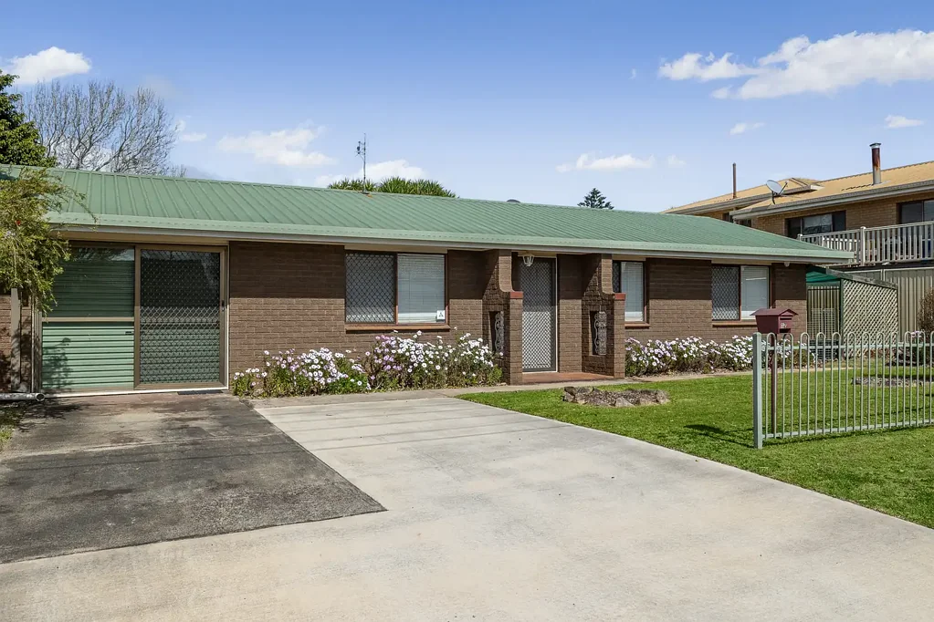 Wilsonton 3Moenga Call all 1st Buyers or those looking for a Deal - Must Be Sold!