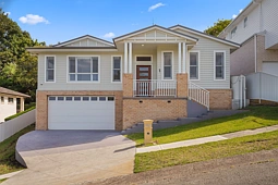 1 Bushlands Close, New Lambton Heights