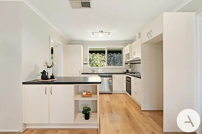 12 Hensman Street, Latham, ACT 2615, 4 slaapkamers, 2 badkamers, House