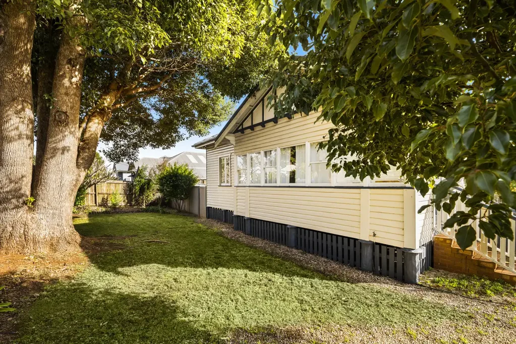 North Toowoomba 3Phòng ngủ Charming North Toowoomba Home, Spacious, Stylish & Prime Investment Opportunity!