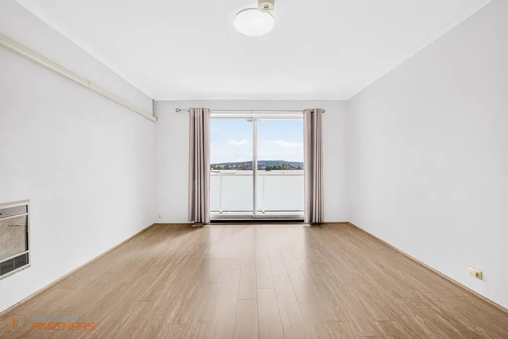 Top floor updated two bedroom apartment close to amenities