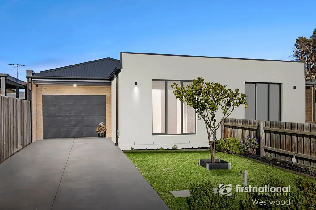 Laverton 4 Bedroom Modern Living, Stylish Comfort