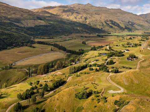 Dalefield/Wakatipu Basin  Elevated, Private, Rural-Lifestyle
