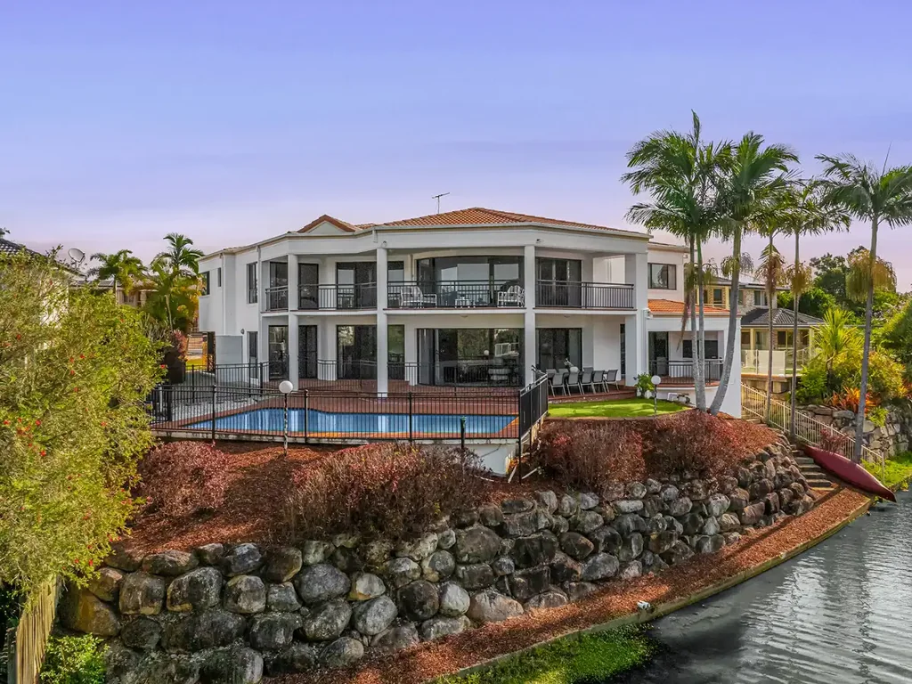 Westlake 8 Slaapkamer Grand Family Estate with Unmatched Space and Elevated Outlook