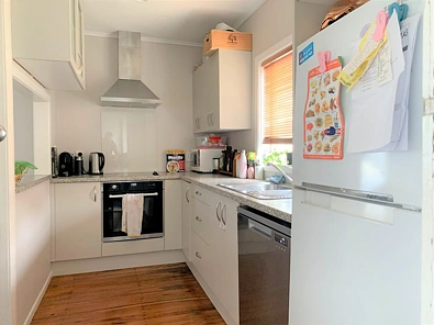 Renovated character bungalow in sunny quiet location
