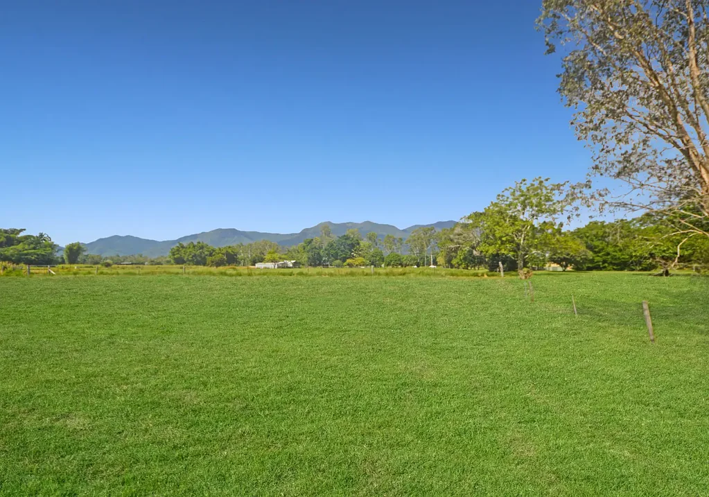 Carruchan 9646m² | Creek | Views | Power & Water Available | Fenced , Neat and Tidy- $195,000