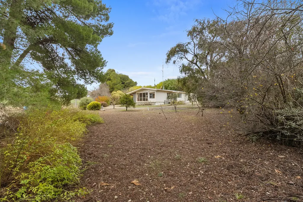 160 Farrell Flat Road, Clare, SA 5453