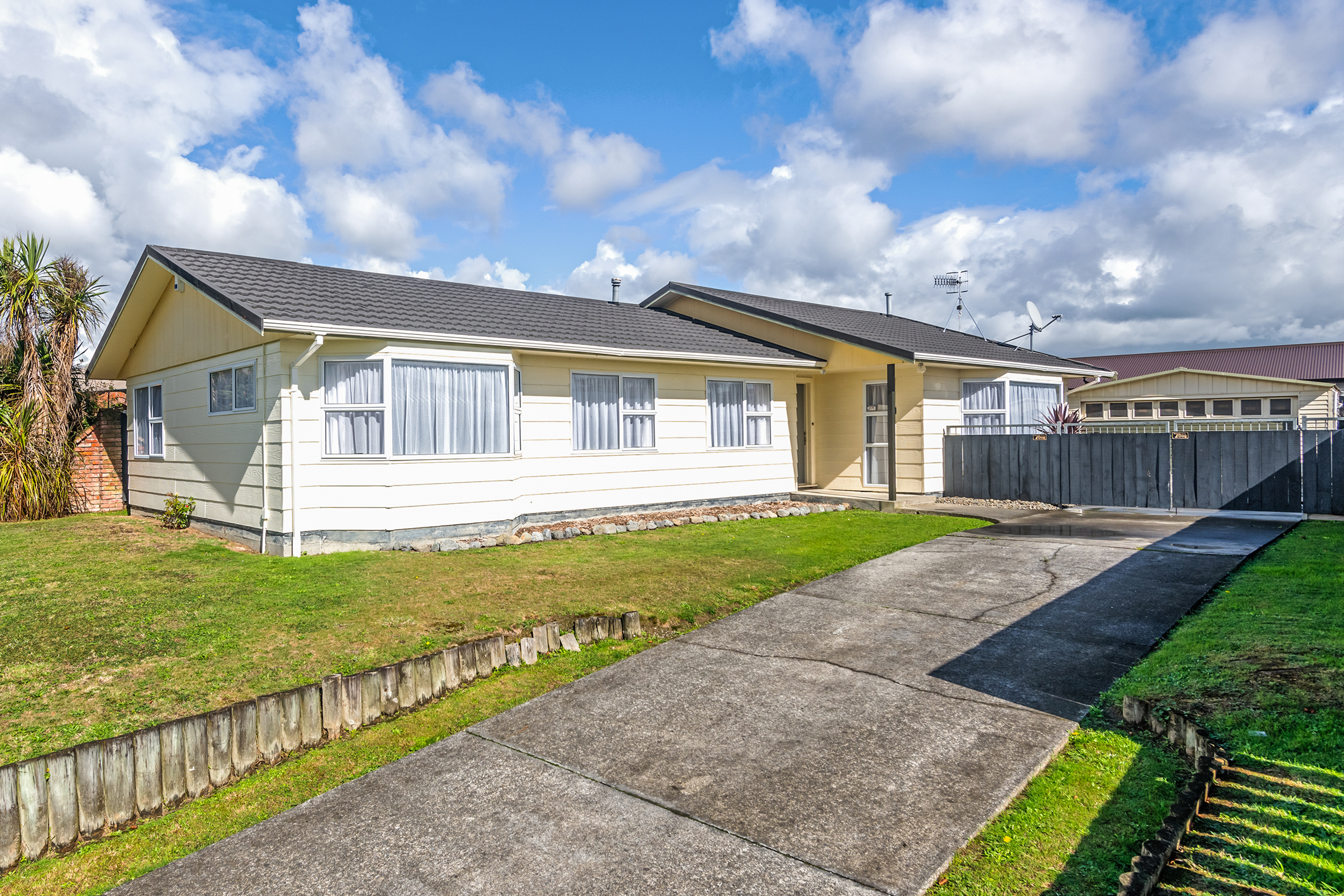 63 Rhodes Drive, Kelvin Grove, Palmerston North, 4部屋, 0バスルーム, House