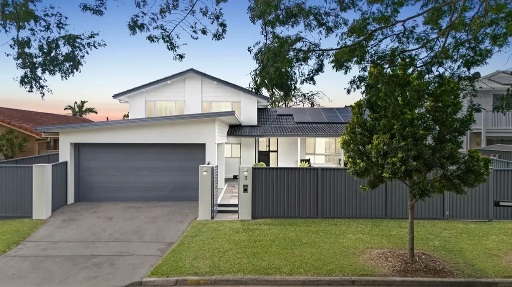 Palm Beach 3침실 Coastal Comfort Meets Family Functionality