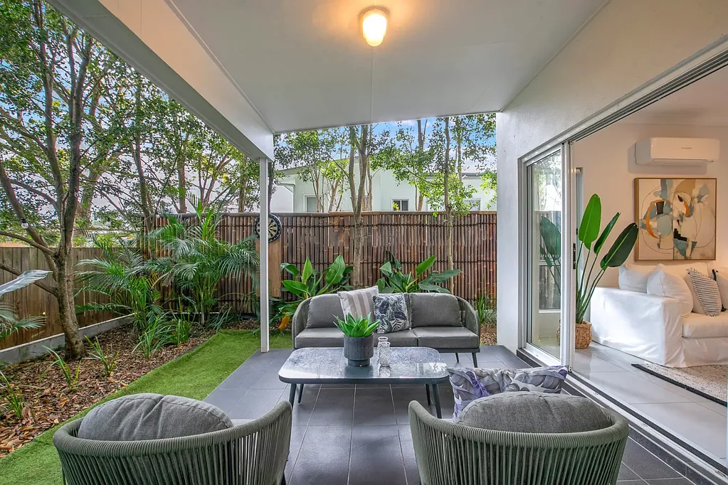 Carina 3બેડરૂમ Stylish, Low-Maintenance Living in a Prime Carina Location