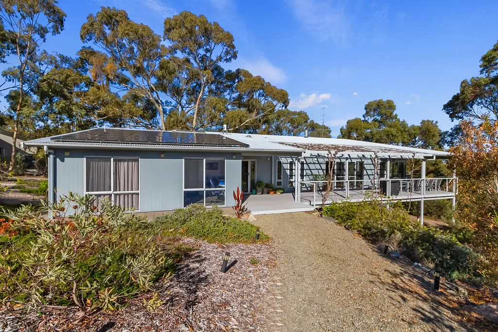 121 Norman Drive, Clare, SA 5453