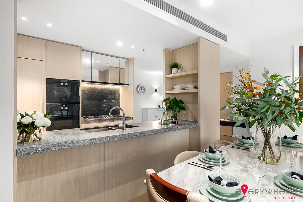 Melbourne 3Phòng ngủ Refined Living, Iconic Location with Fawkner Park Views...