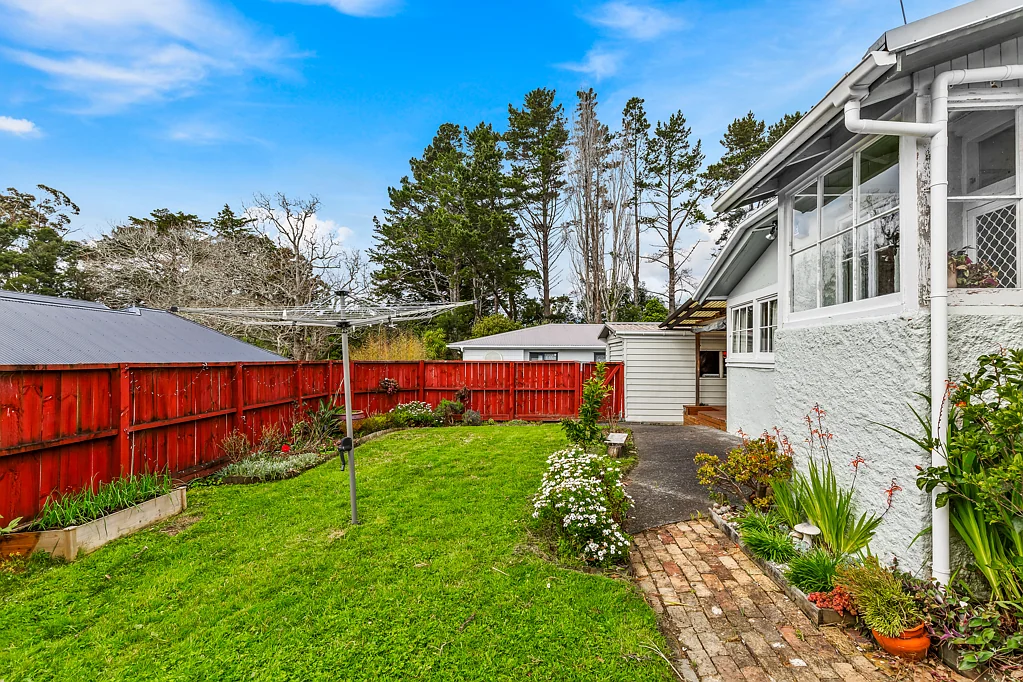 61A Woodside Road, Massey, Waitakere City, Auckland