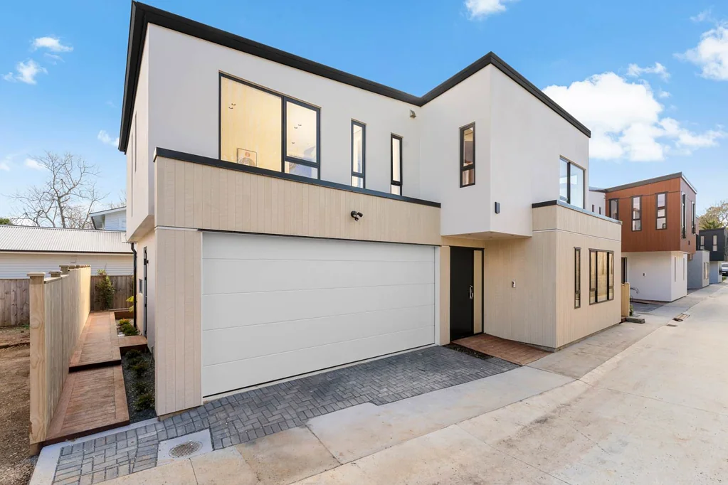 Epsom 4 Bedroom Double Grammar Zone In the Heart of Epsom
