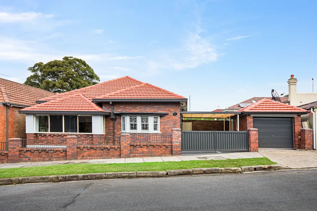 Marrickville 4Kwarto Super-sized family classic with position, space and appeal