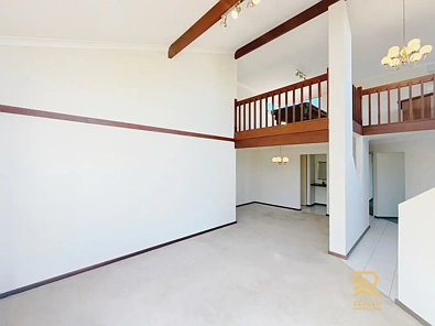 33 Simmonds Parade, Winthrop, WA 6150, 4房, 2浴, House