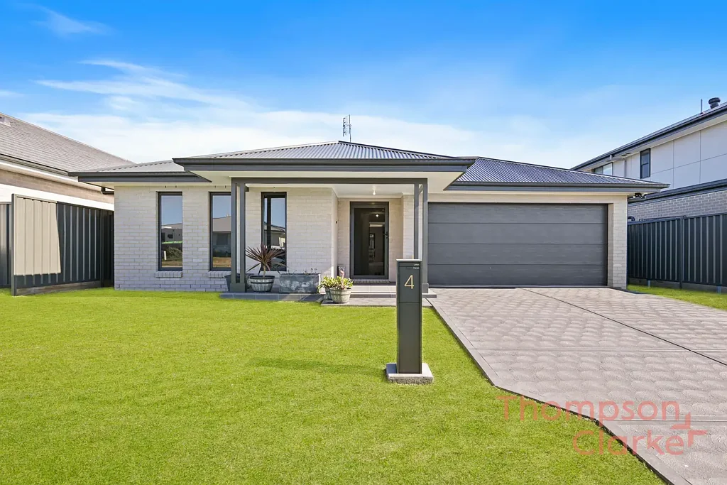 Cliftleigh 4 Bedroom Modern Design Meets Comfortable Living