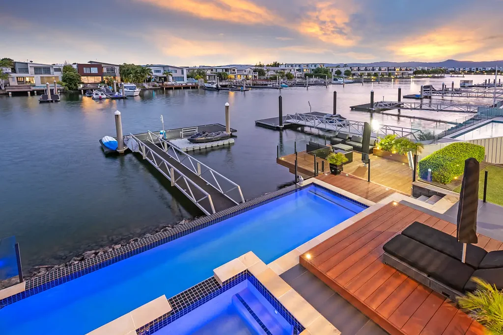 Hope Island 4房  Architecturally Designed Luxury Waterfront Lifestyle with Private Pontoon