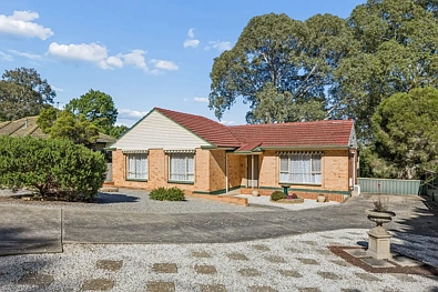 Tea Tree Gully 2房  Exceptional potential on a substantial allotment