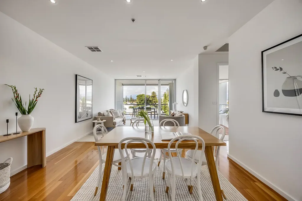 Glenelg 1ਬੈੱਡਰੂਮ A beachfront boutique complex granting a cosmopolitan lifestyle like no other…