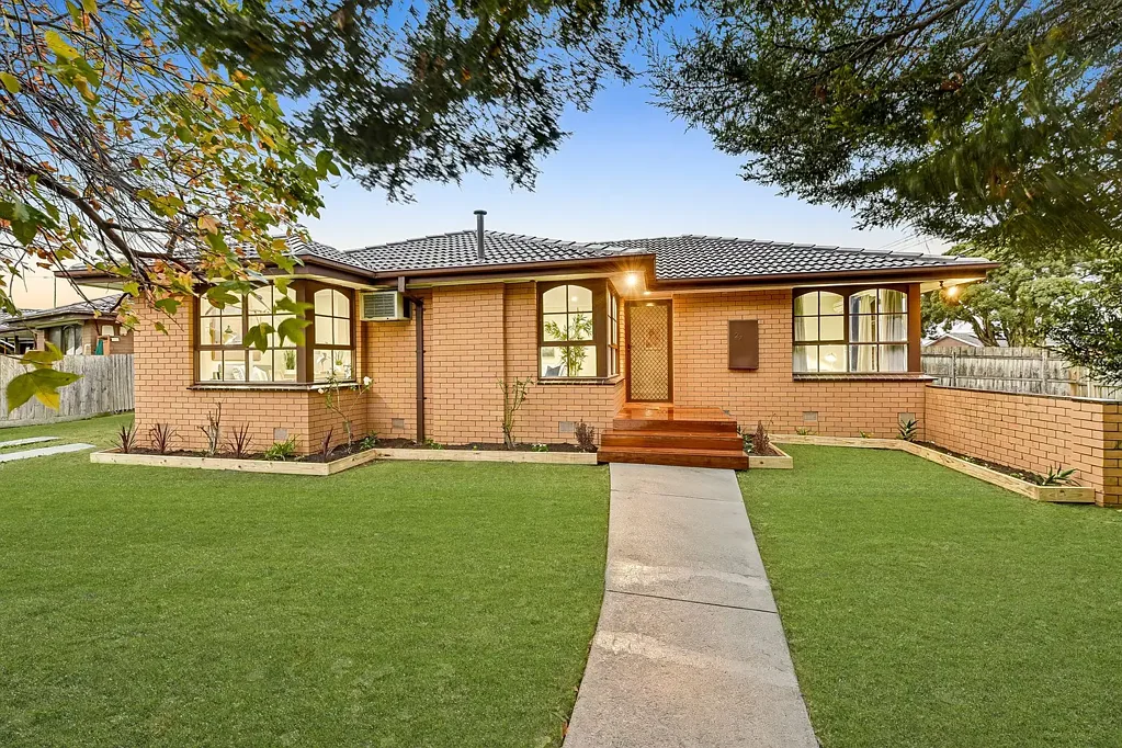 Keysborough 3 Slaapkamer The Brief: Comfortable family home with generous yard and versatile living spaces