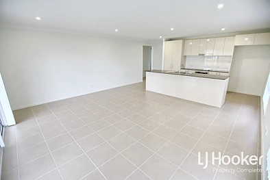 8 Lowthers Street, Yarrabilba, QLD 4207, 4 Bedrooms, 2 Bathrooms, House