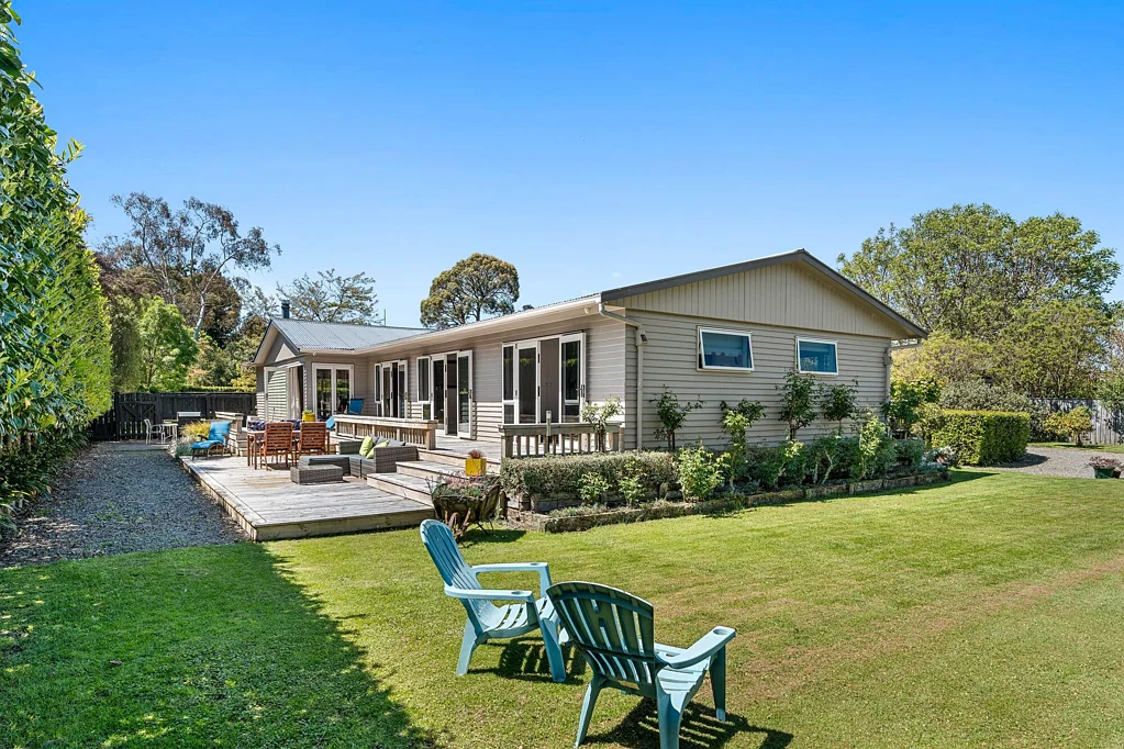 Masterton 4 Bedroom The Lane That Leads To Living