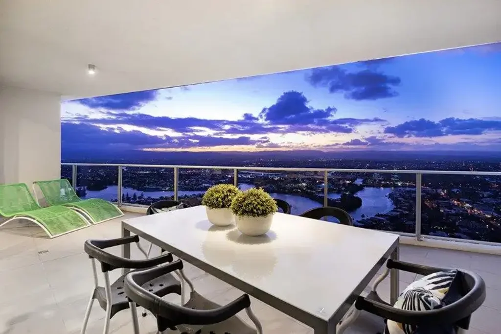 Surfers Paradise 3 Bedroom Penthouse-Level 3-Bed Luxury Apartment In The Heart Of Surfers Paradise