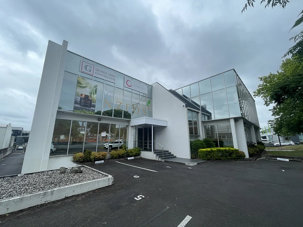 Ellerslie 359sqm office space with excellent natural light