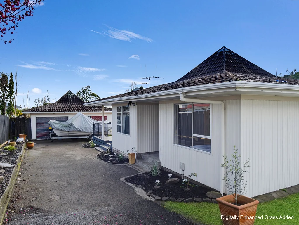 Welcome Bay 3房  Classic Home on a Generous Section