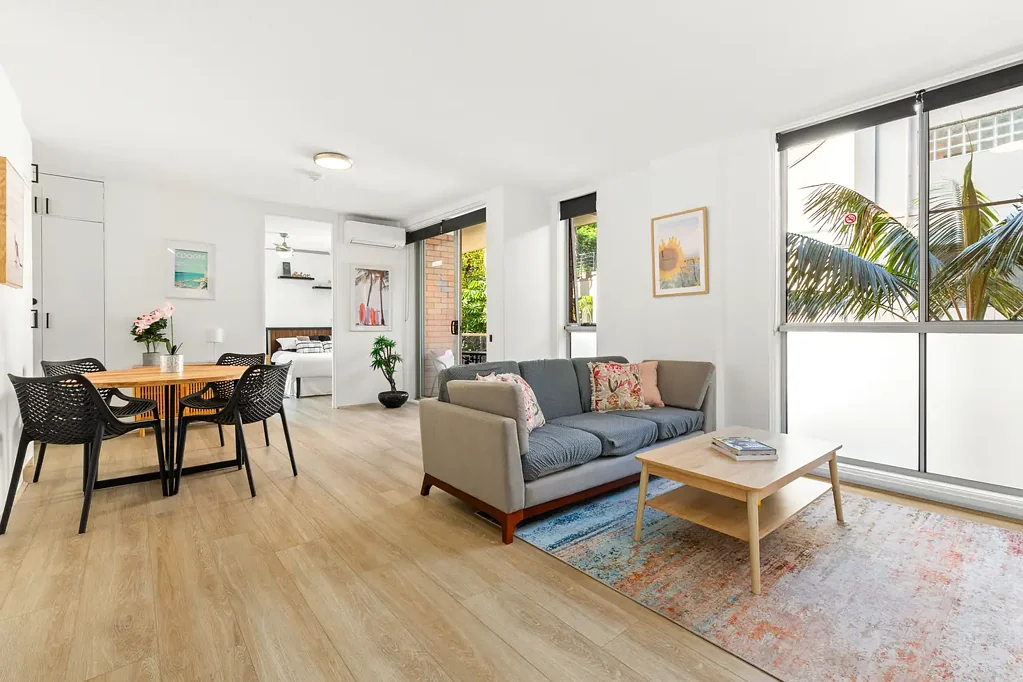 Modern Fully Furnished Two-Bedroom Apartment in Ideal Locale