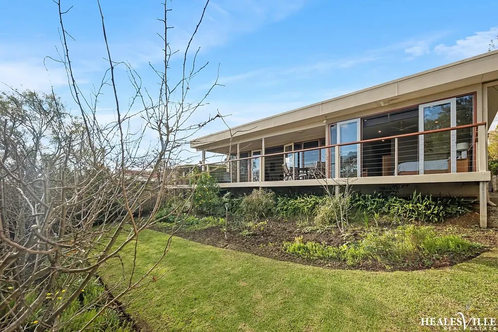 Healesville 3房 Yarra Valley风格住宅 792㎡阔地 20棵果树 美丽乡村景 主卧带套间 阳光天井 Unique Contemporary Design, Panoramic Outlook, Great Location