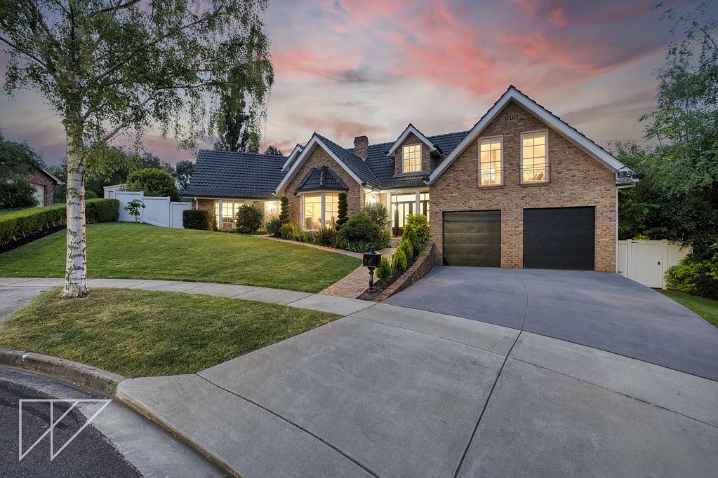 Warragul 4غرفة نوم Exquisite Family Home, Neighbouring Warragul Golf Course!