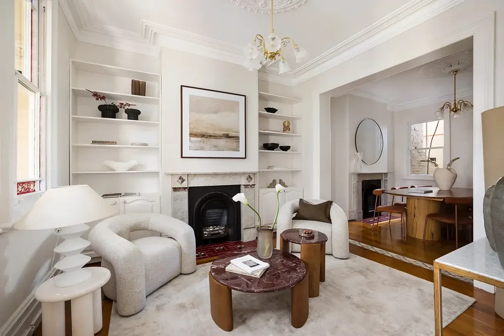 Enmore 3Kwarto Graceful Victorian terrace with tri-balcony design
