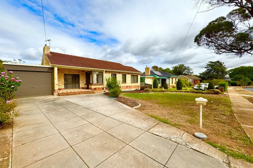 12 Quarley Street, Elizabeth Vale, SA 5112