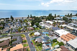 2/4 Edward Avenue, Orewa