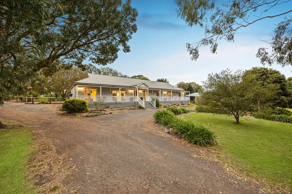 Darraweit Guim 4બેડરૂમ Timeless Country Elegance, Expansive Grounds